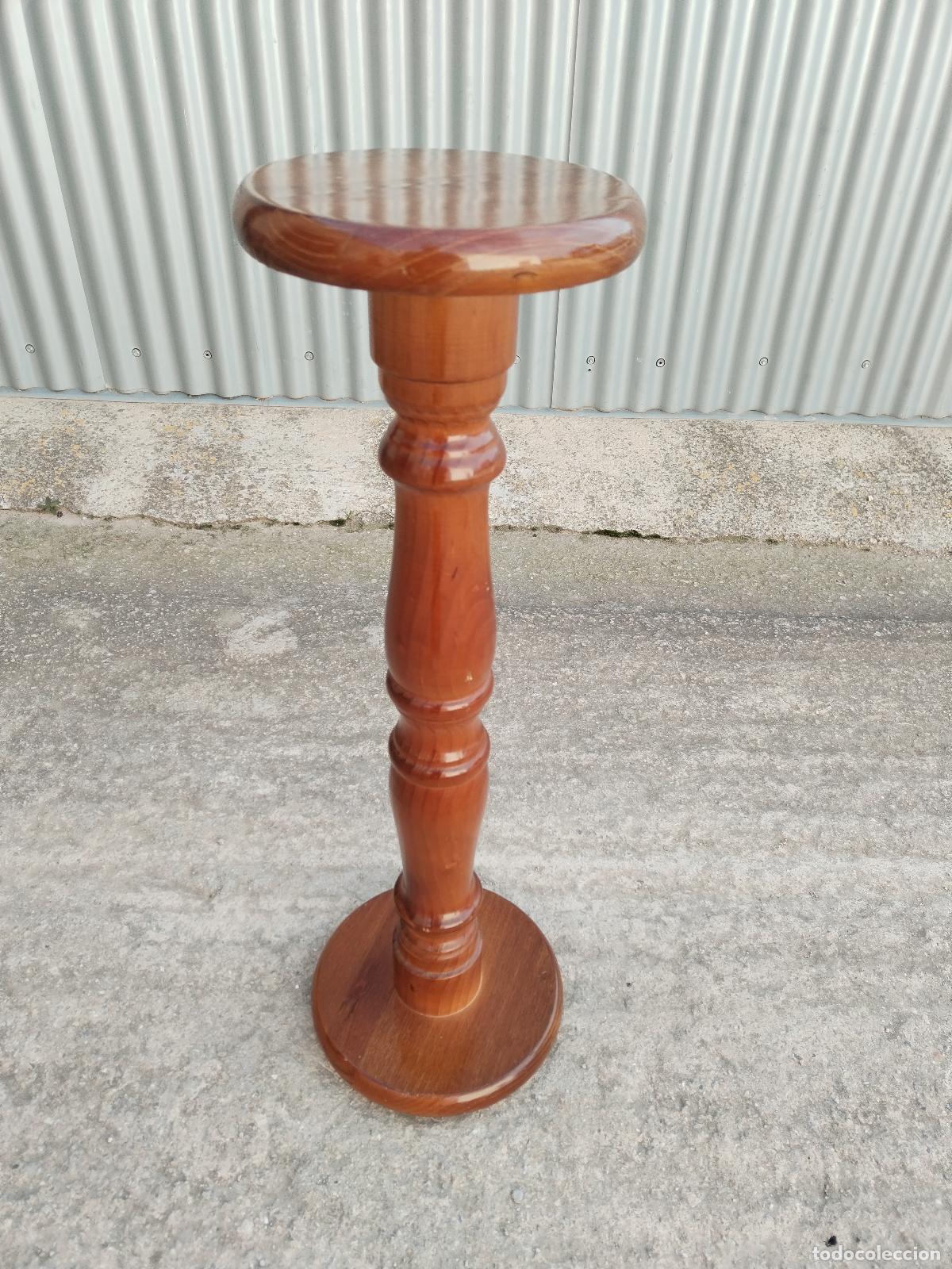 Antig&uuml;edades: peana columna pedestal de madera - Foto 1