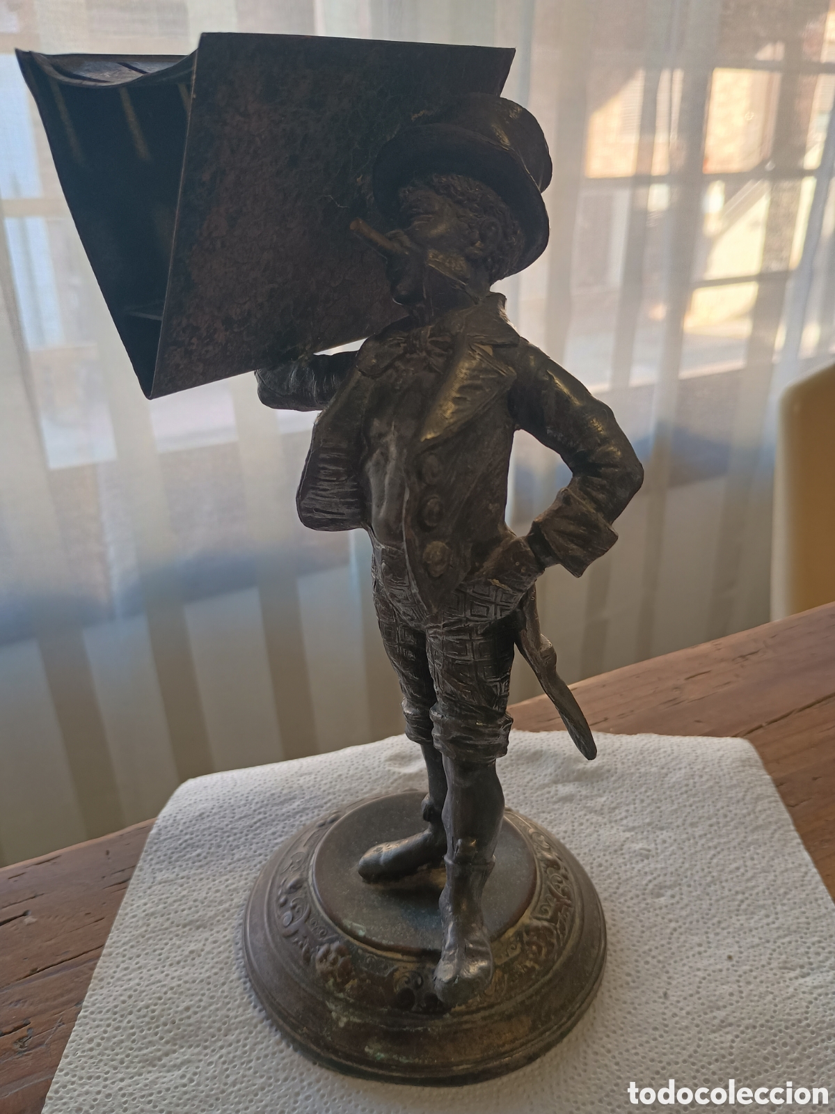 Antig&uuml;edades: Figura hombre victoriano art deco