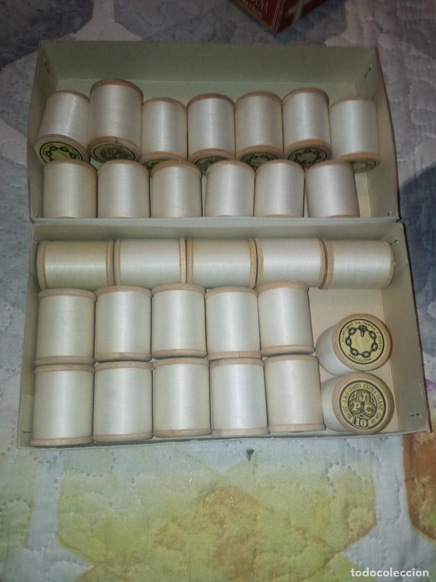 Antig&uuml;edades: 30 bobinas de Hilo Extra Glas&eacute; de 183 metros - Foto 1