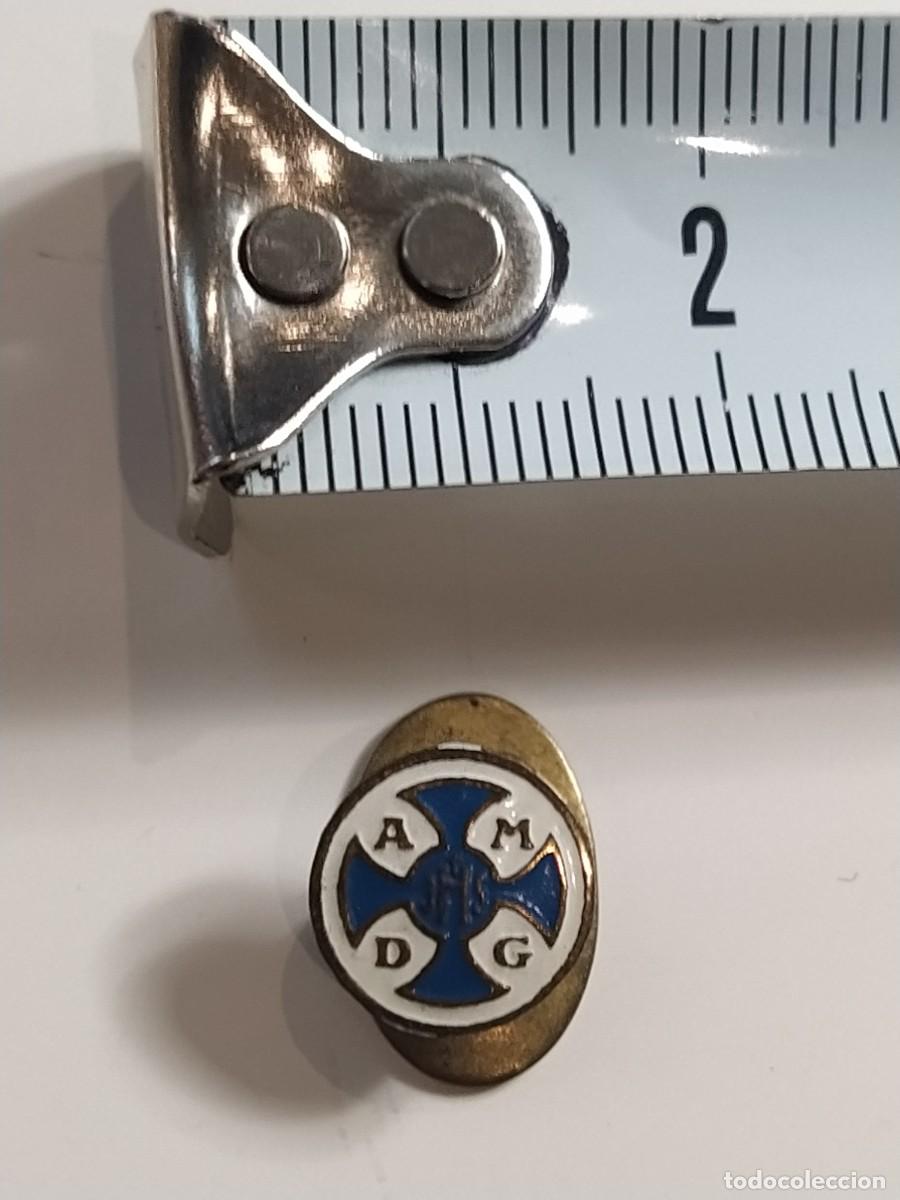 Antig&uuml;edades: Pin ojal A.M.D.G Compa&ntilde;ia de Jes&uacute;s. - Foto 1