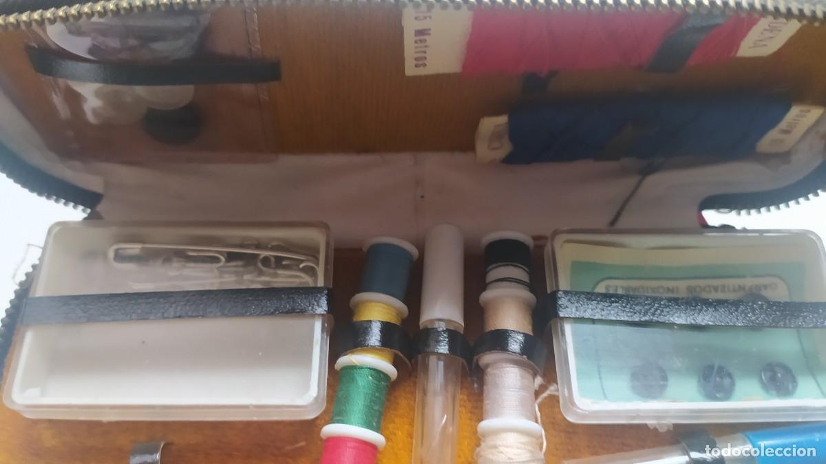 Antig&uuml;edades: CEPILLOS COSTURERO DE VIAJE - Foto 2