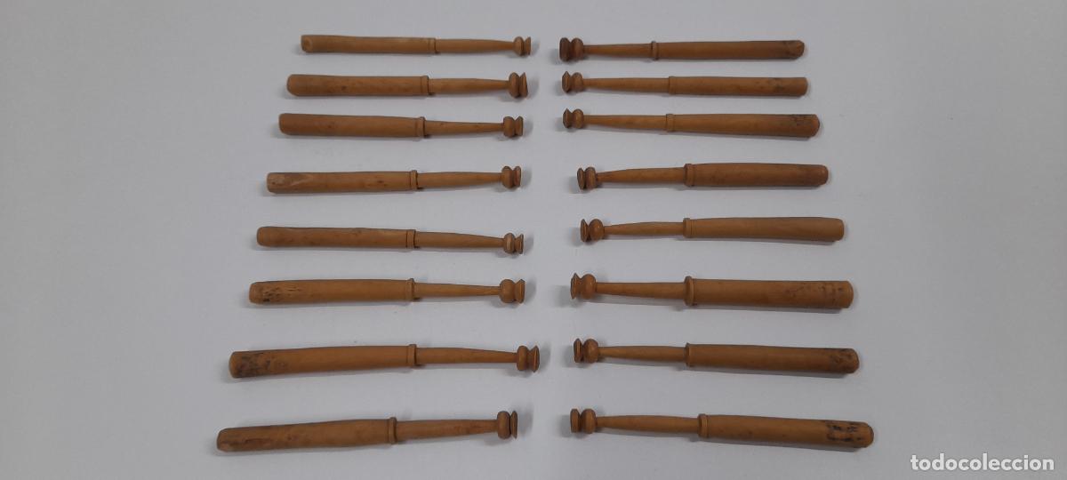 Antig&uuml;edades: BOLILLOS ANTIGUOS EN MADERA - Foto 2