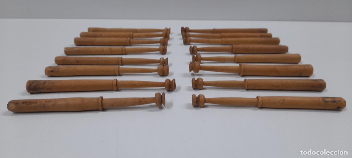 Antig&uuml;edades: BOLILLOS ANTIGUOS EN MADERA - Foto 3
