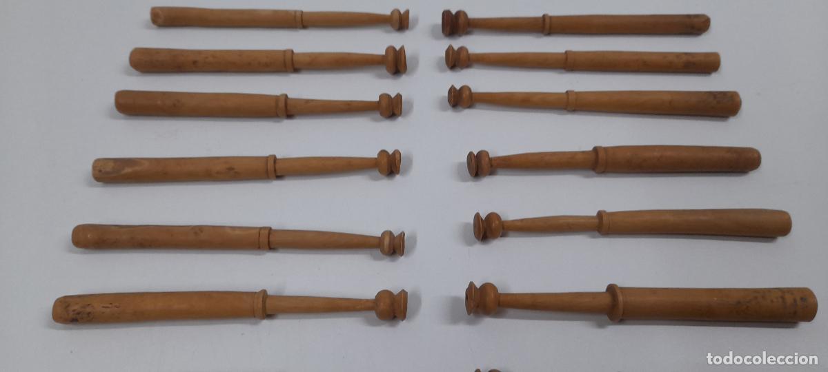 Antig&uuml;edades: BOLILLOS ANTIGUOS EN MADERA - Foto 4