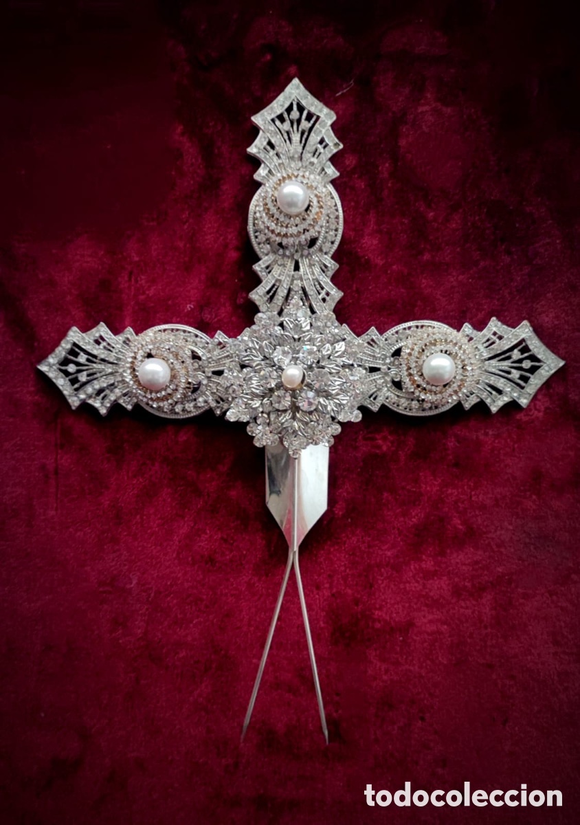 Antig&uuml;edades: Pu&ntilde;al en metal plateado y broches - Foto 1