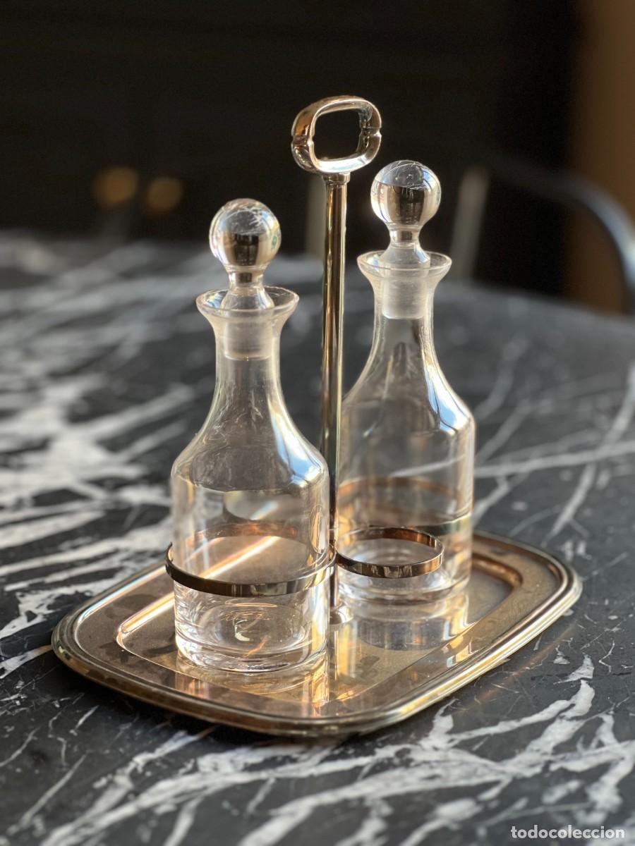 Antig&uuml;edades: Juego de aceitera y vinagrera de alpaca - Foto 1