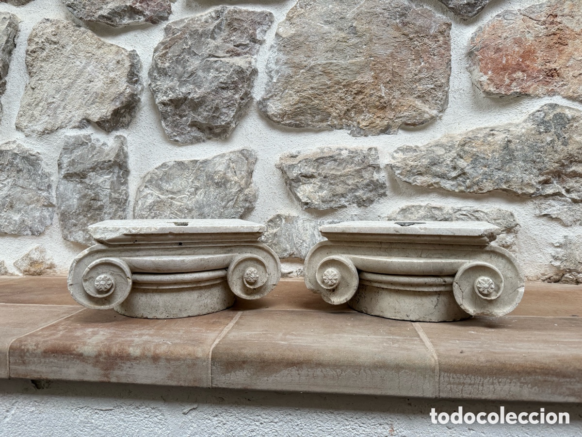 Antig&uuml;edades: Pareja de capiteles d&oacute;ricos en m&aacute;rmol blanco - Foto 1