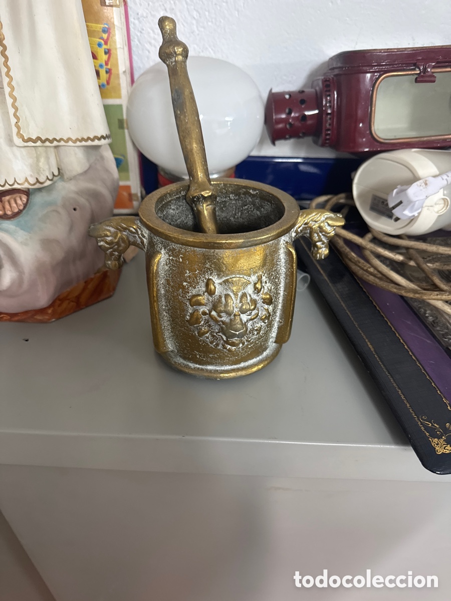 Antig&uuml;edades: Gran mortero de bronce con su mano - Foto 1