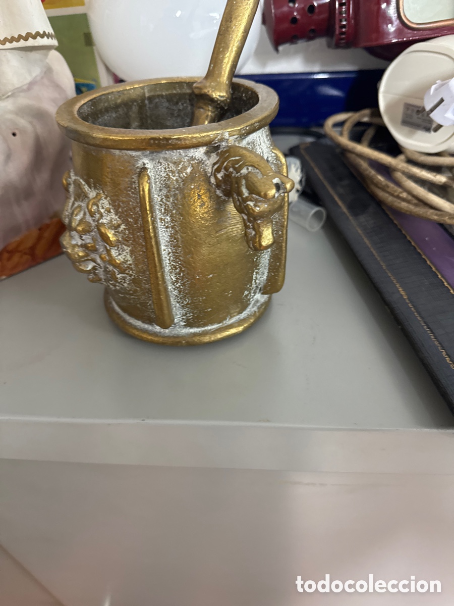 Antig&uuml;edades: Gran mortero de bronce con su mano - Foto 2