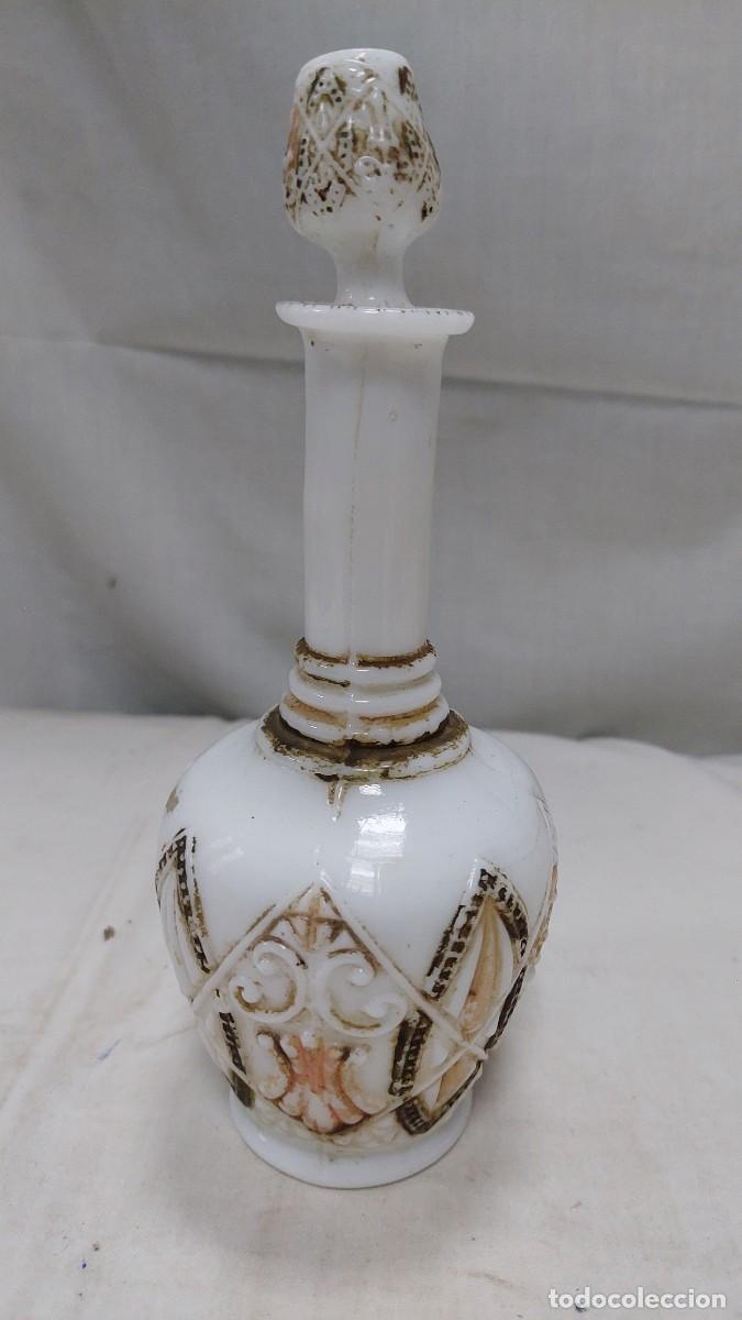 Antig&uuml;edades: Antigua botella licor de opalina a&ntilde;os 30 - Foto 1