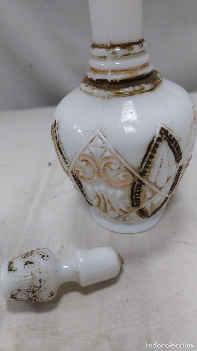 Antig&uuml;edades: Antigua botella licor de opalina a&ntilde;os 30 - Foto 3