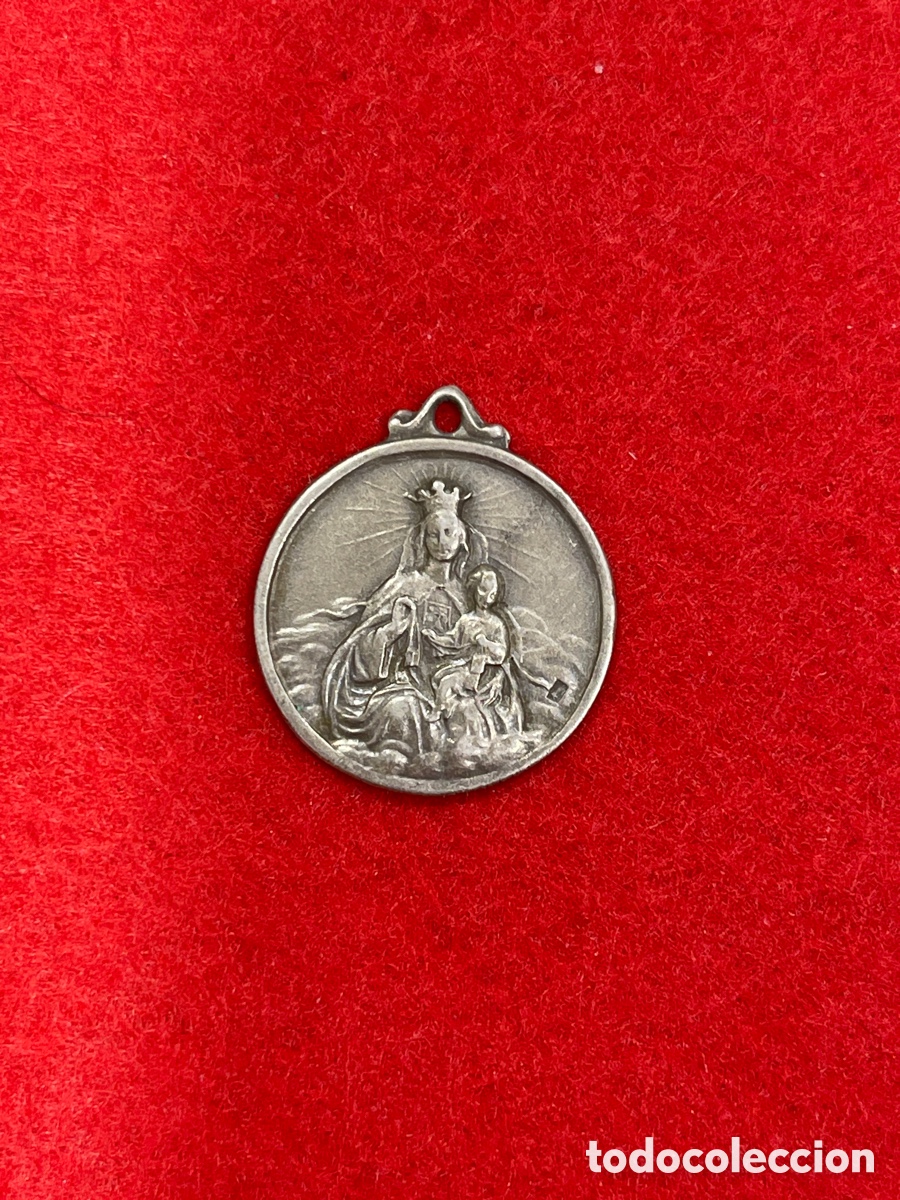 Antig&uuml;edades: Medalla en plata de ley de la Virgen del Carmen. - Foto 1