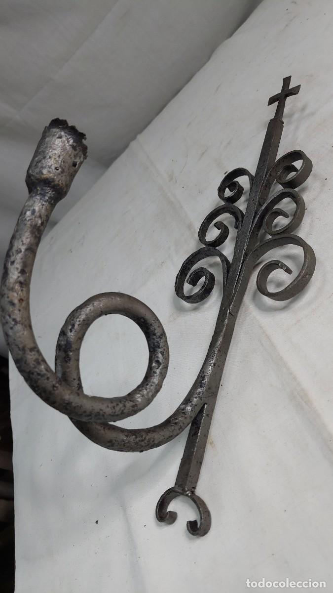Antig&uuml;edades: Antiguo velero de forja religioso - Foto 1
