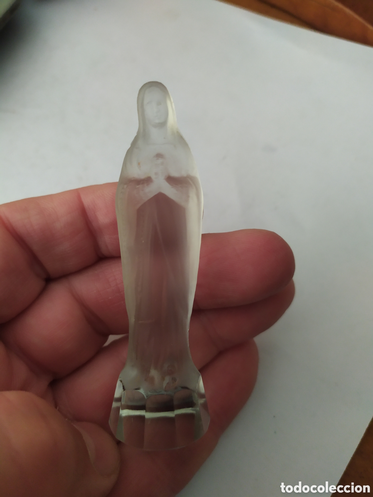Antig&uuml;edades: Virgen de cristal matizado y tallado. - Foto 2