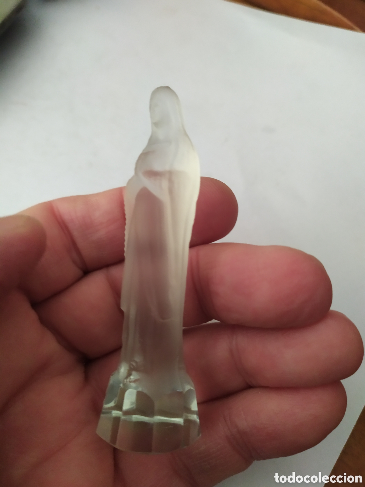 Antig&uuml;edades: Virgen de cristal matizado y tallado. - Foto 3