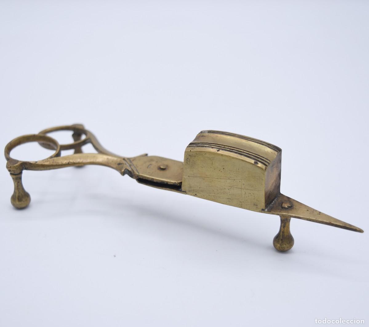 Antig&uuml;edades: Despabiladeras muy antiguas de bronce - Foto 4