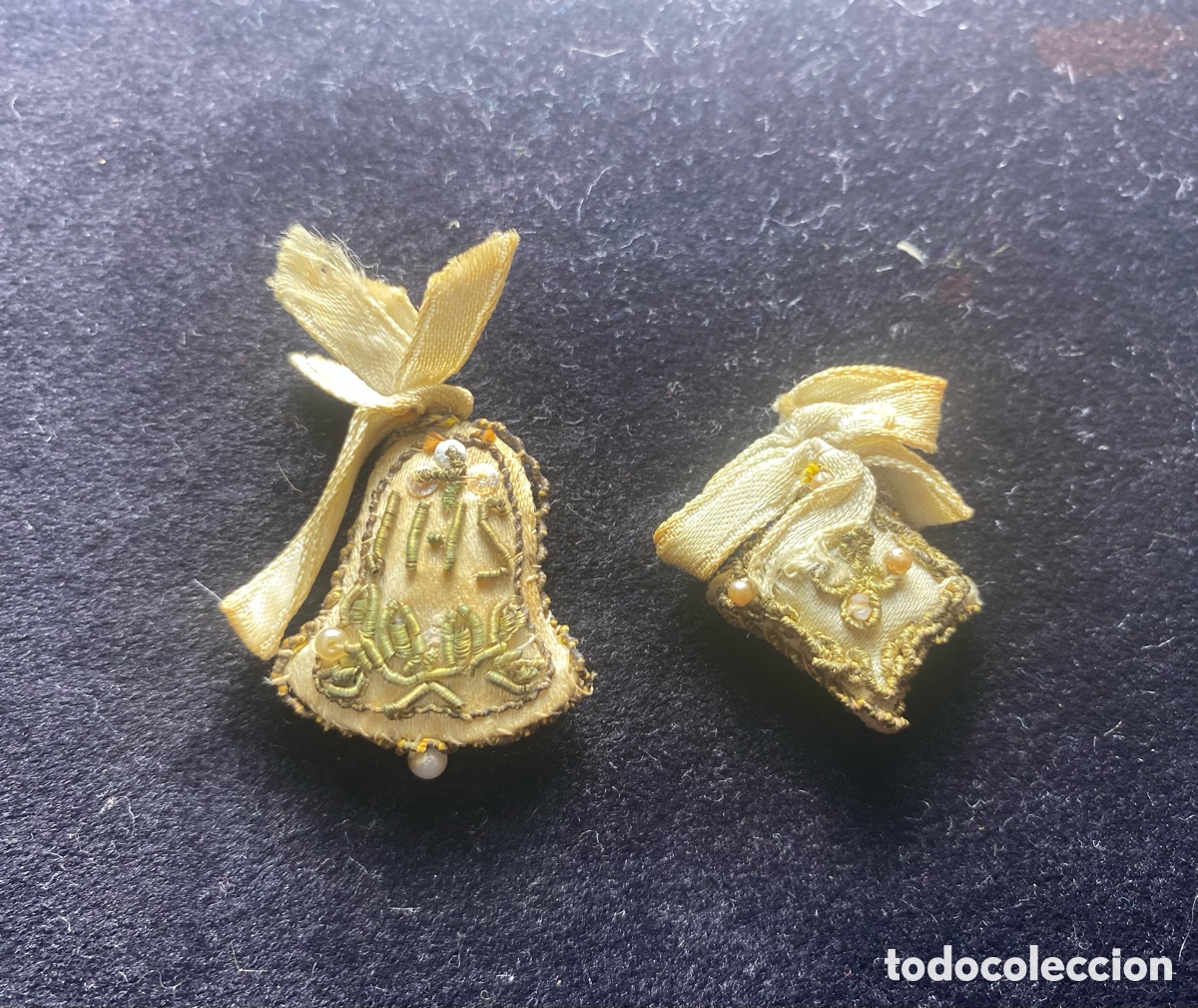 Antig&uuml;edades: Escapularios antiguos bordados en hilo de oro - Foto 1