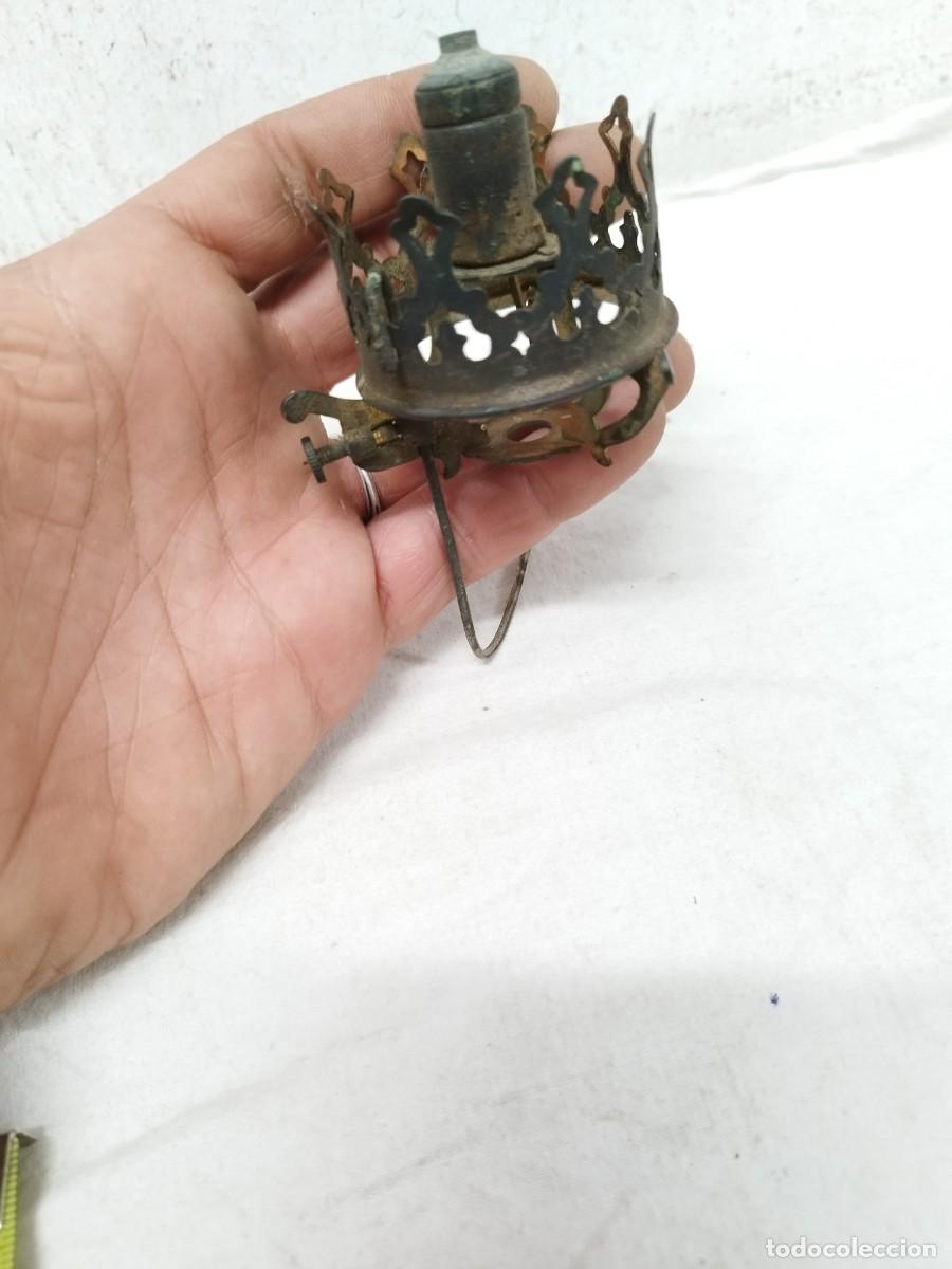 Antig&uuml;edades: Antiguo repuesto,parte de quinqu&eacute; a restaurar. - Foto 1