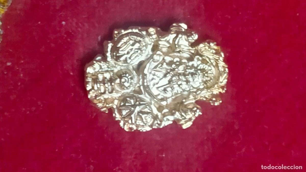 Antig&uuml;edades: medalla insignia virgen del rocio - Foto 2