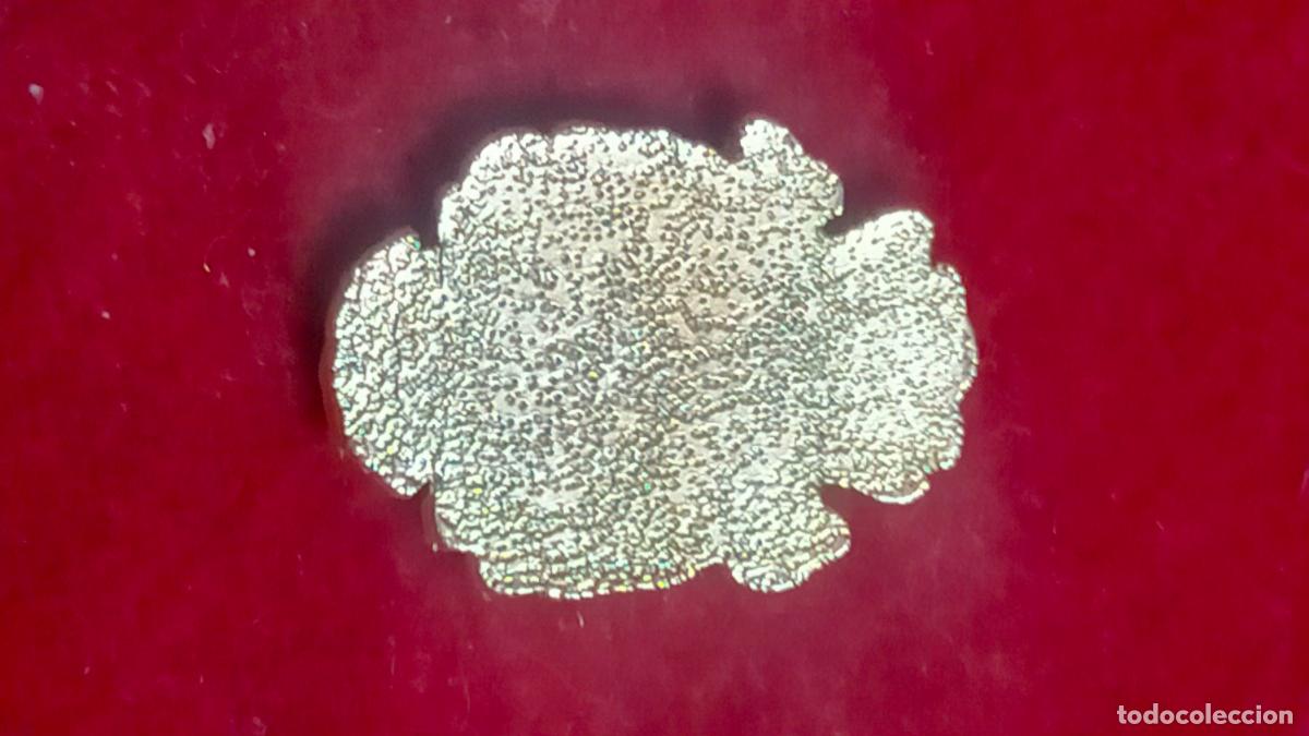 Antig&uuml;edades: medalla insignia virgen del rocio - Foto 3