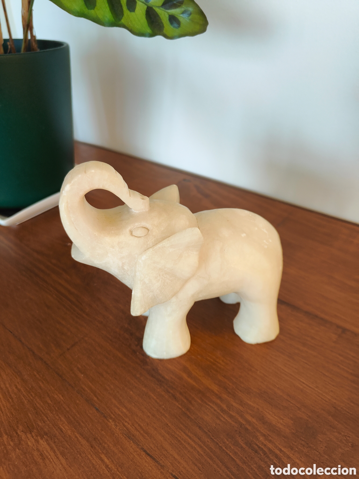 Antig&uuml;edades: Figura elefante de alabastro - Foto 1