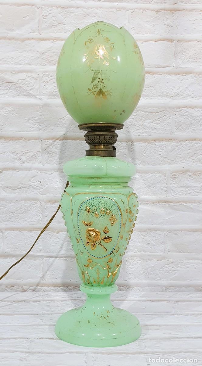 Antig&uuml;edades: Quinque antiguo de opalina - Foto 1