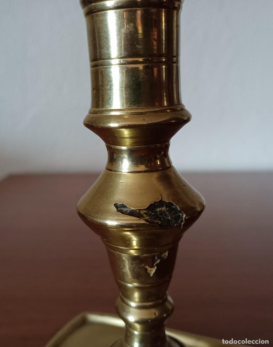 Antig&uuml;edades: CANDELABRO DE BRONCE SIGO XIX - Foto 2