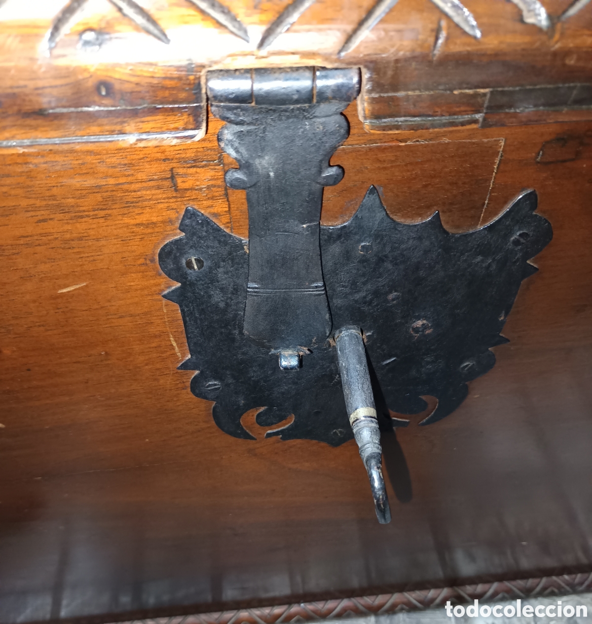 Antig&uuml;edades: ANTIGUO BA&Uacute;L DE CAOBA - Foto 4
