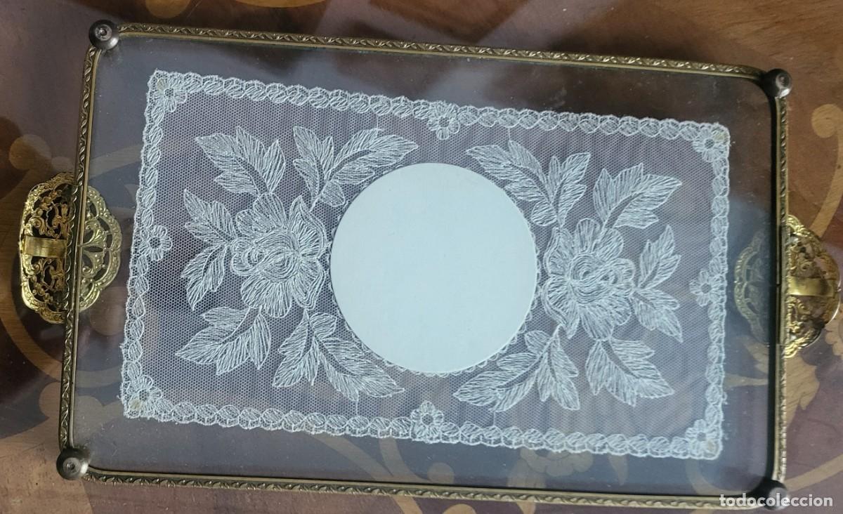 Antig&uuml;edades: Bandeja antigua 19 X 35 ctms... - Foto 2