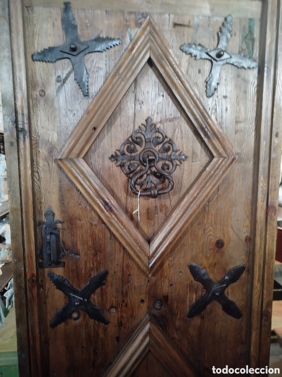 Antig&uuml;edades: Puerta con herrajes de forja - Foto 2