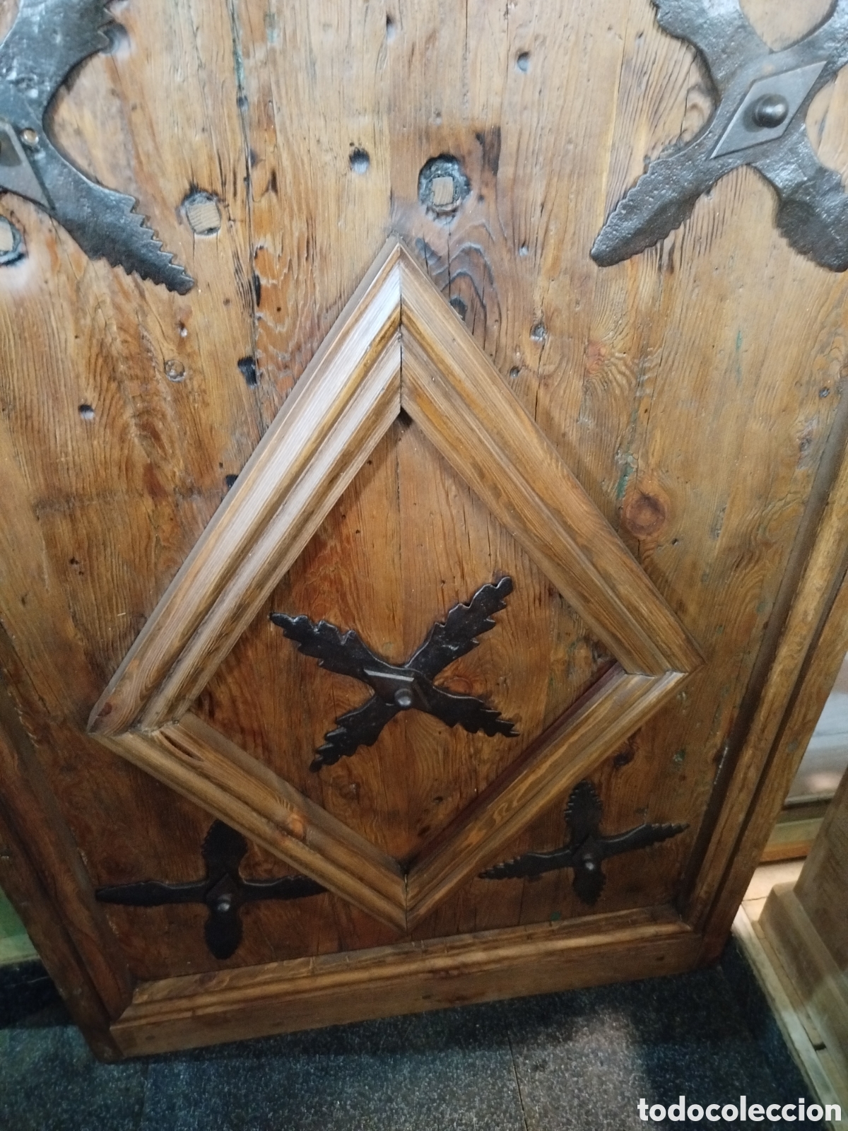 Antig&uuml;edades: Puerta con herrajes de forja - Foto 3