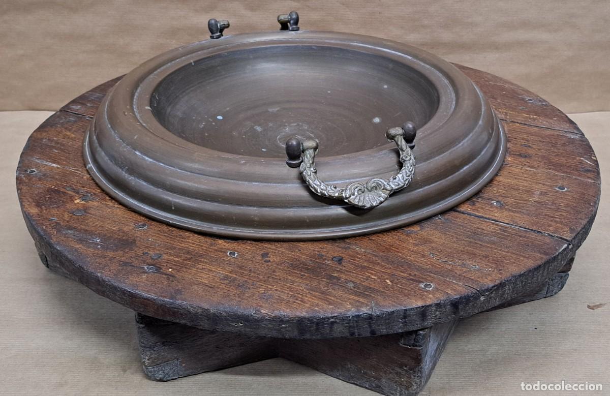 Antig&uuml;edades: Brasero con soporte de madera - Foto 9