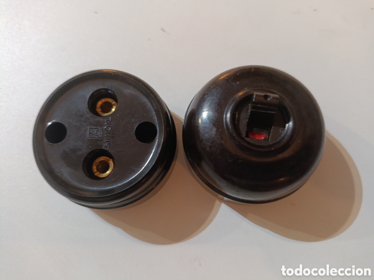 Antig&uuml;edades: Lote de antiguo interruptor y enchufe - Foto 1