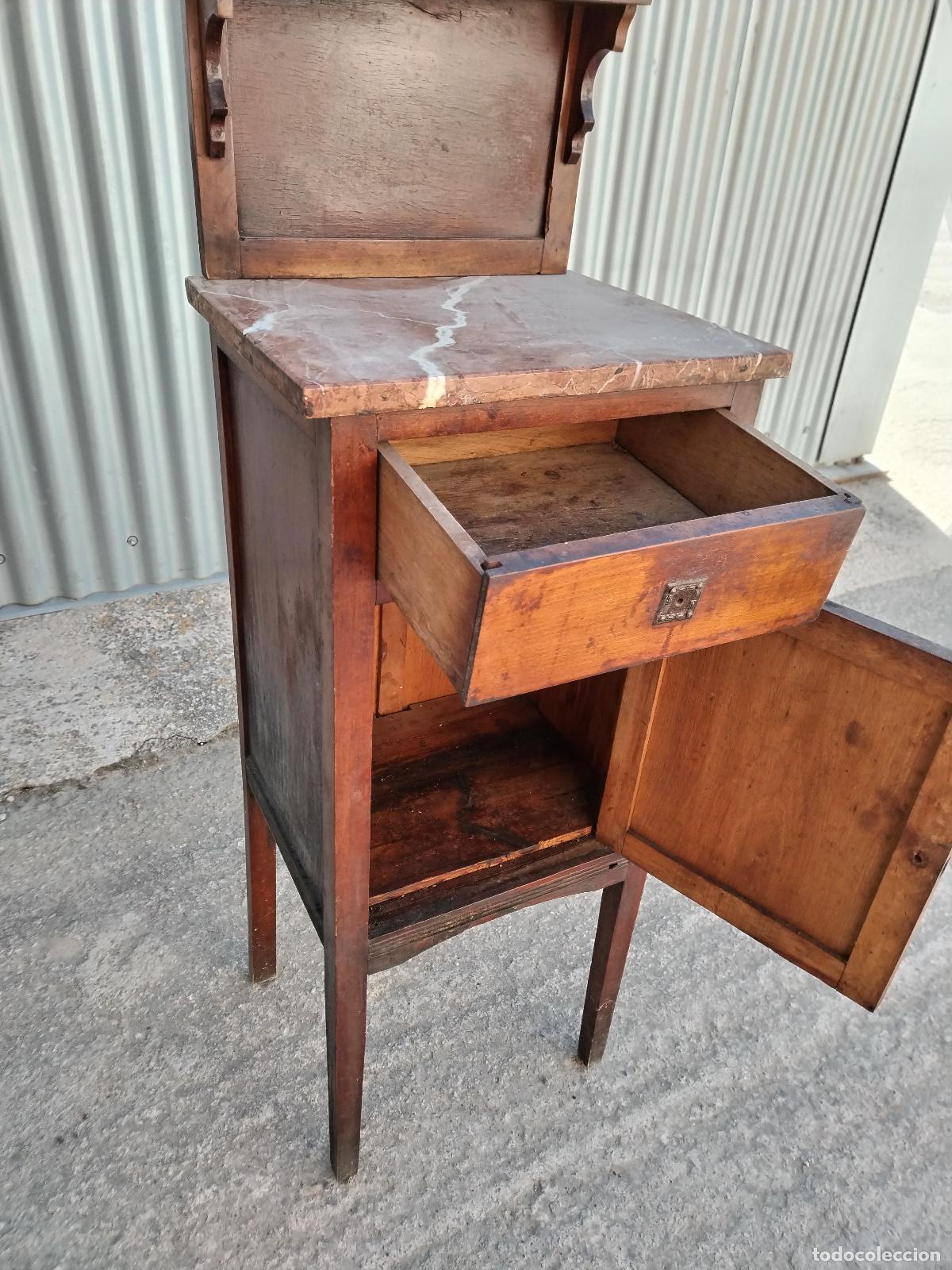 Antig&uuml;edades: antigua mesilla de noche - Foto 2