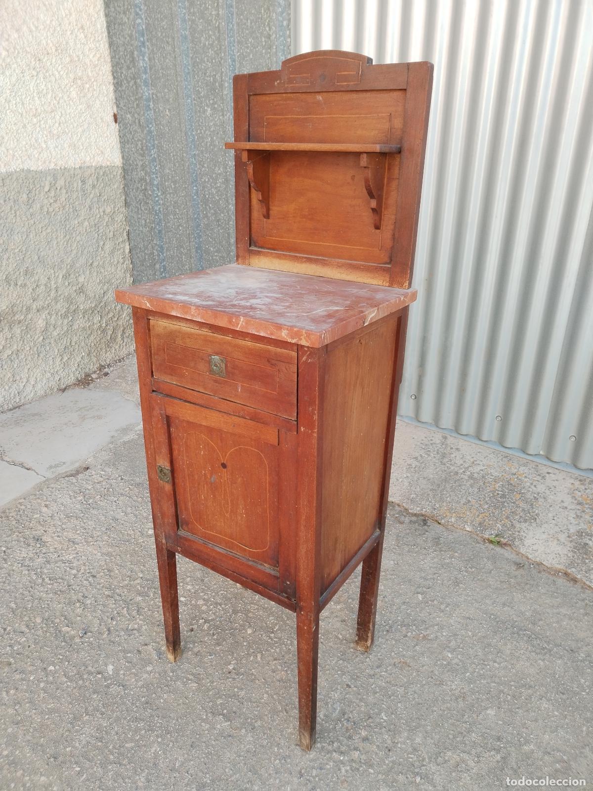 Antig&uuml;edades: antigua mesilla de noche - Foto 2