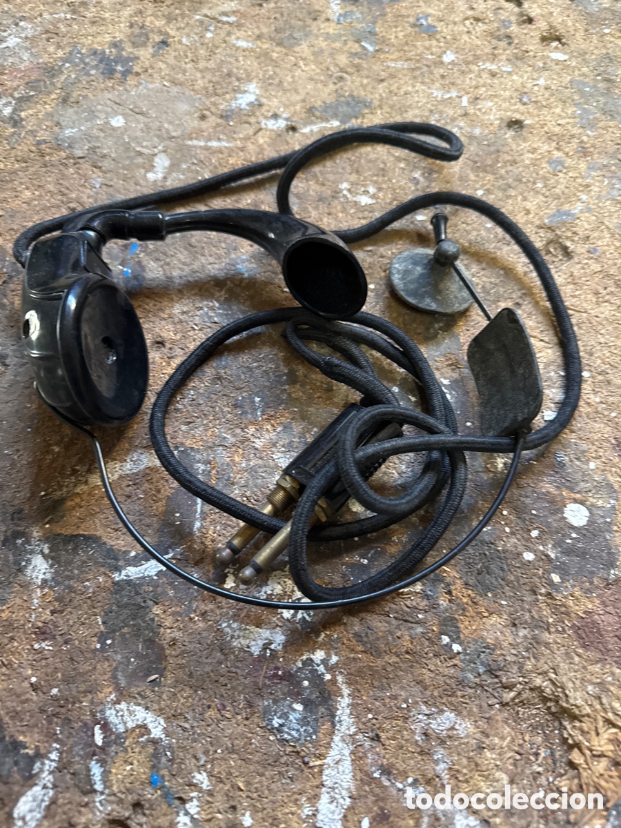 Antig&uuml;edades: A auriculares antiguos de centralita