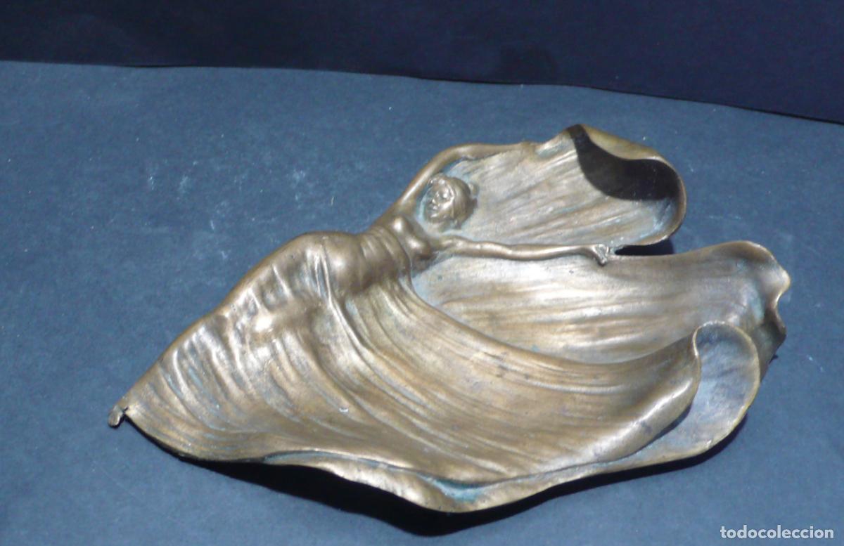 Antig&uuml;edades: PEQUE&Ntilde;A BANDEJA EN BRONCE - Foto 1