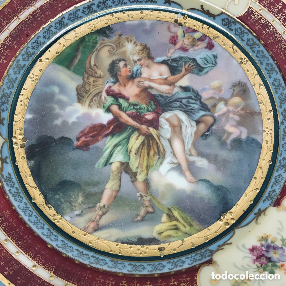 Antig&uuml;edades: Plato siglo XIX pintado a mano &bull; Estilo Royal Viena &bull; Escena neocl&aacute;sica