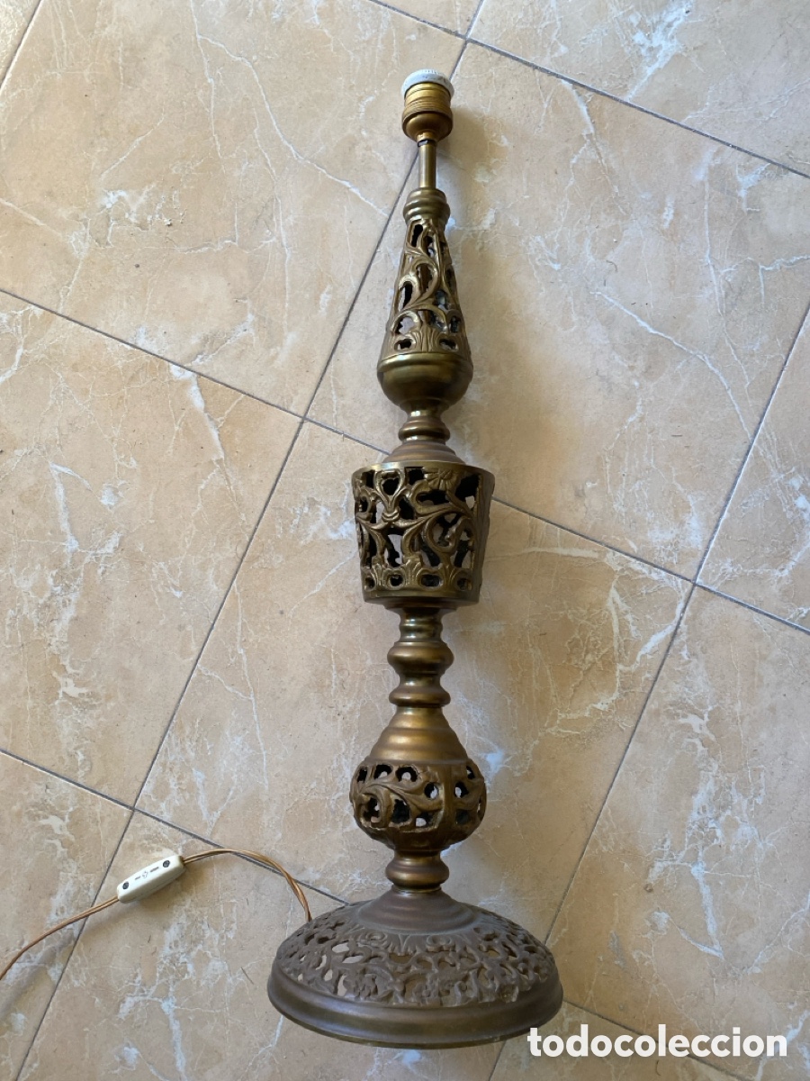 Antig&uuml;edades: L&aacute;mpara antigua de bronce - Foto 1