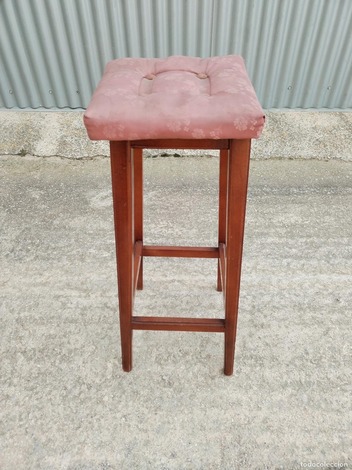 Antig&uuml;edades: taburete de madera vintage - Foto 3