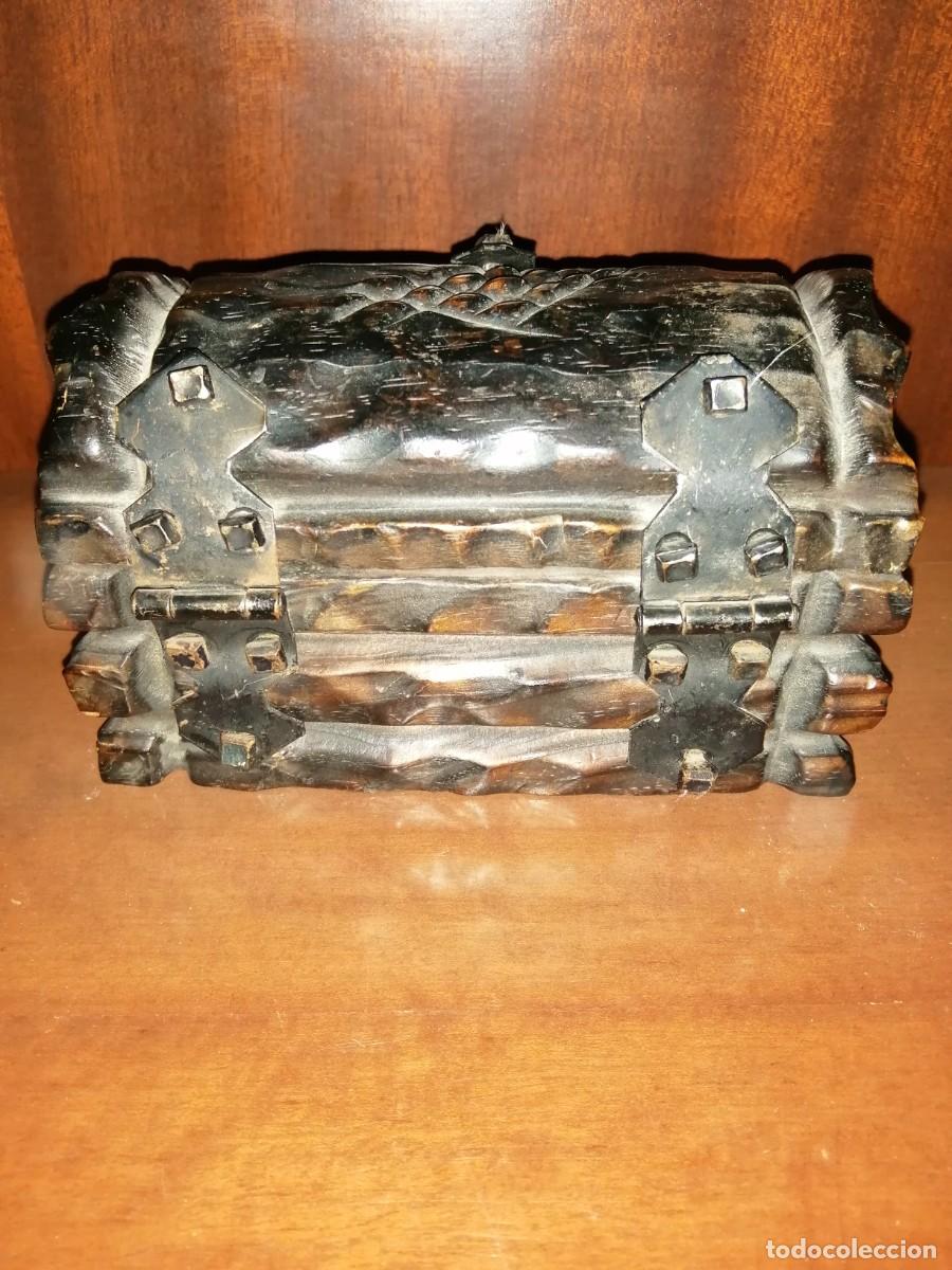 Antig&uuml;edades: ANTIGUO COFRE CASTELLANO MADERA TALLADA - Foto 3