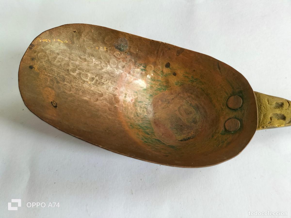 Antig&uuml;edades: RECOGEDOR CUCHARON DE COBRE - Foto 1