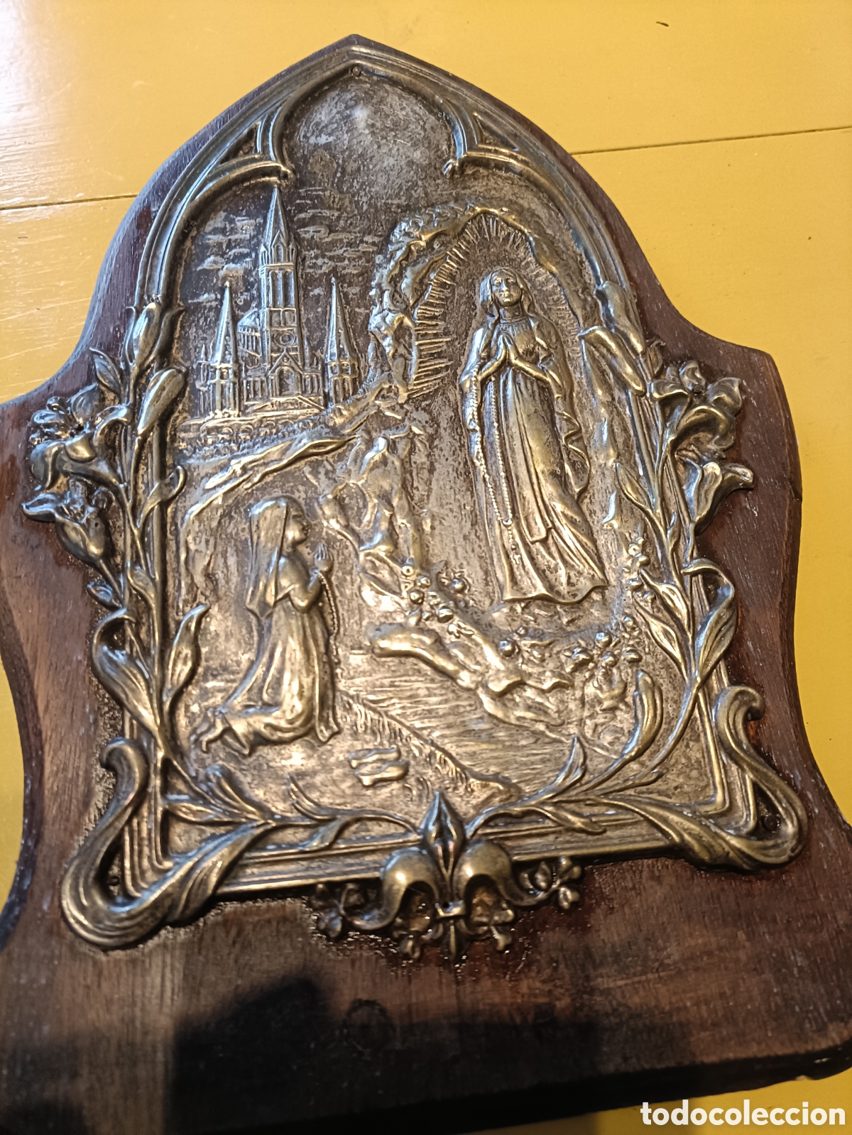Antig&uuml;edades: ANTIGUO CUADRO EN RELIEVE SOBRE MADERA - Foto 2