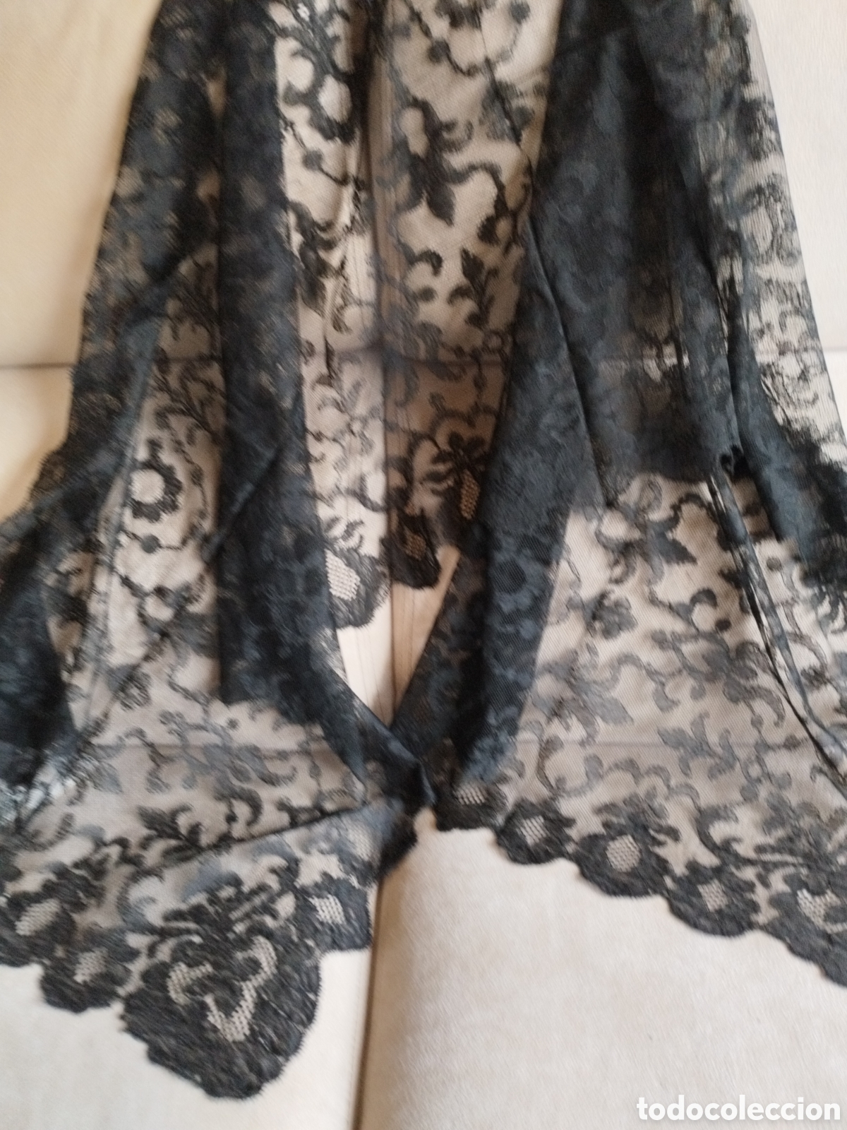 Antig&uuml;edades: * MANTILLA.2M. (Rf:318/d) - Foto 1