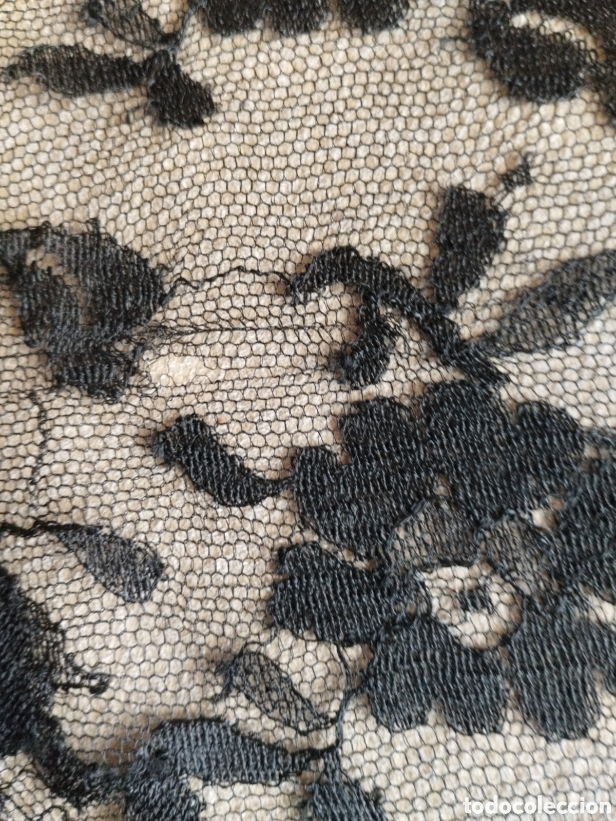 Antig&uuml;edades: * MANTILLA TRIANGULAR. (Rf:300/*) - Foto 3