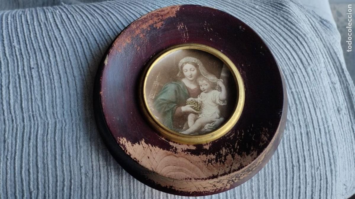 Antig&uuml;edades: Lote de peque&ntilde;os cuadritos religiosos de madera - Foto 1