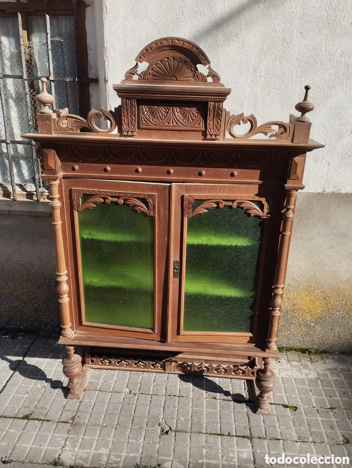 Antig&uuml;edades: Vitrina verde, parte de arriba de un mueble. - Foto 2