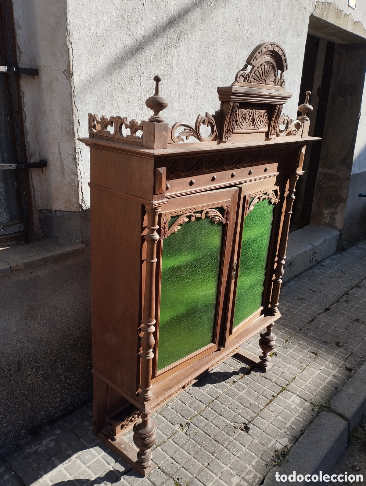 Antig&uuml;edades: Vitrina verde, parte de arriba de un mueble. - Foto 1
