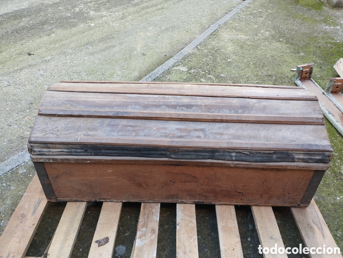 Antig&uuml;edades: Lote de dos ba&uacute;les de madera - Foto 2
