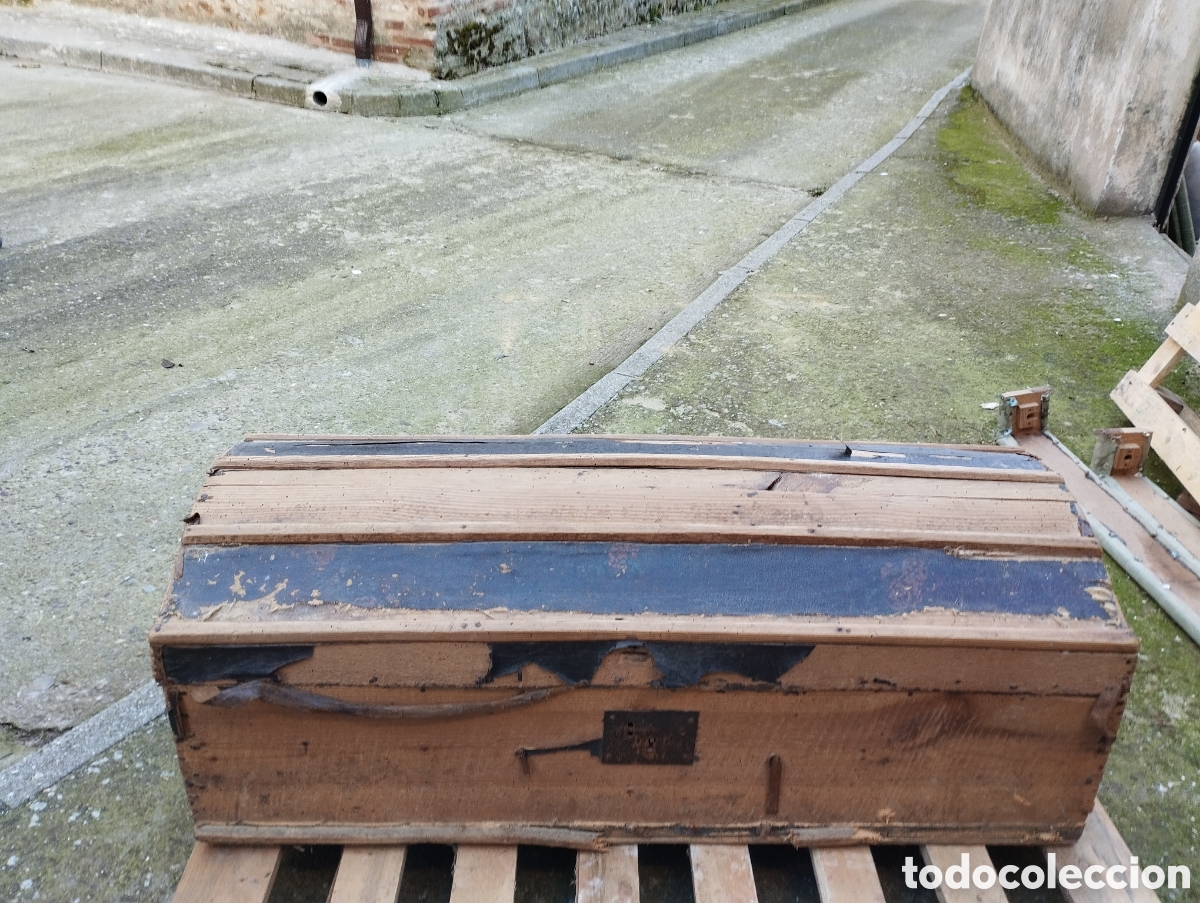 Antig&uuml;edades: Lote de dos ba&uacute;les de madera - Foto 4